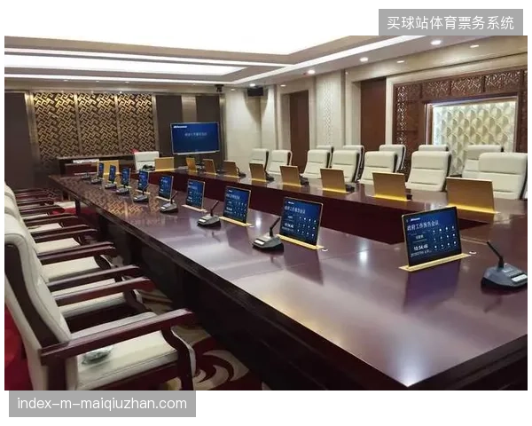纽约大都会人寿体育场如何通过预设光纤矩阵解决大型赛事多链路传输同步难题